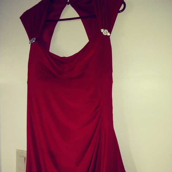 Gorgeous Red Dress - Picture 2 of 7